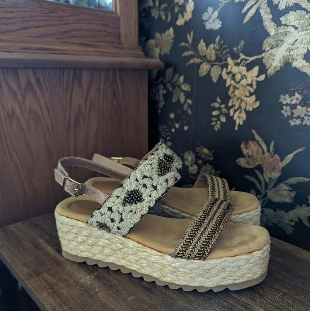 Patrizia by Spring Step Floral Stitched Wedge Heel Beaded Embellishments Size 8